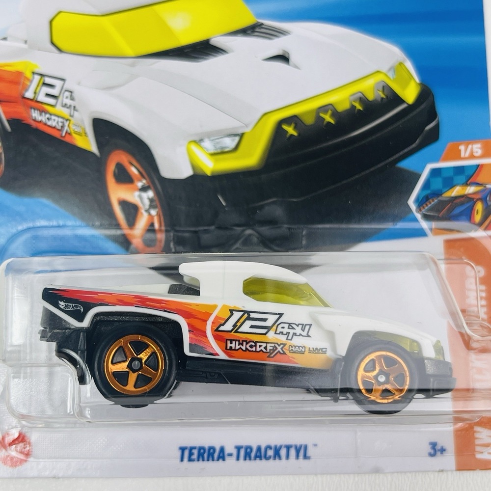 Hot Wheels Terra Tracktyl White Mattel 204/250 2025 HW Track Champs - Picture 8 of 9